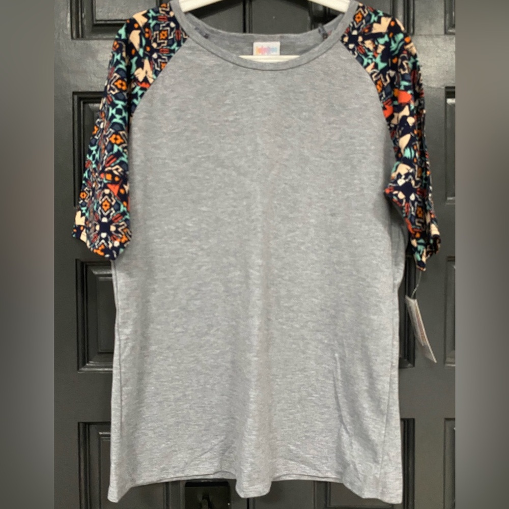 2/$20 NWT 2XL LuLaRoe shirt gray with blue patterned elbow length sleeves